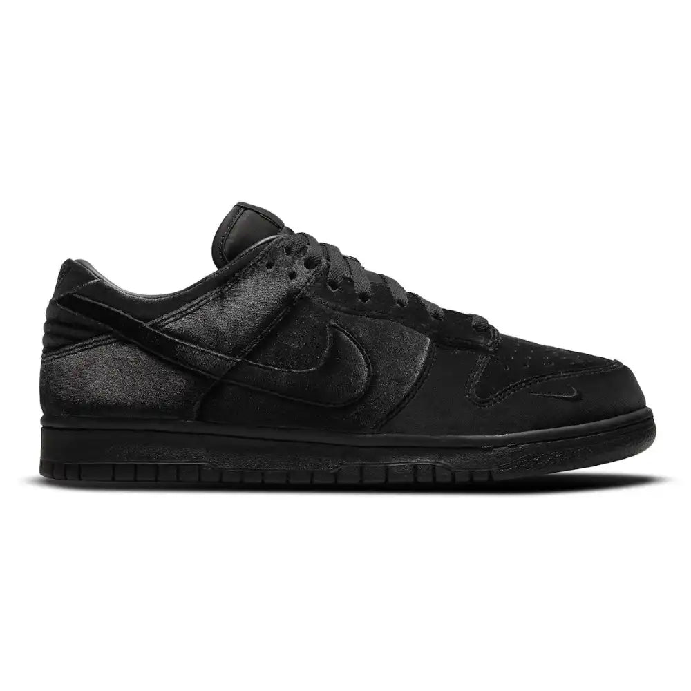 Nike x DSM Dunk Black Velvet Black Valentine's Day