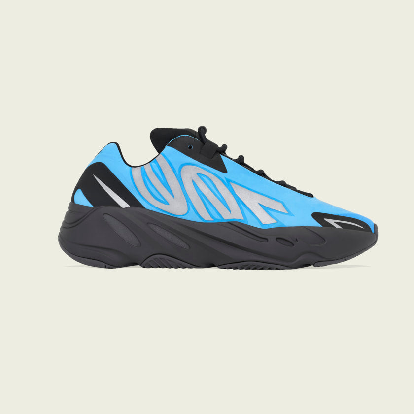 Adidas Yeezy 700 MNVN Azul 'Bright Cyan'