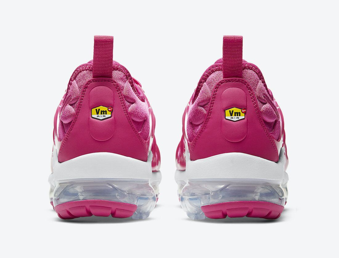 Nike Air VaporMax Plus pink