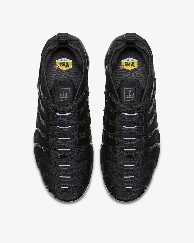 Nike Air VaporMax Plus black
