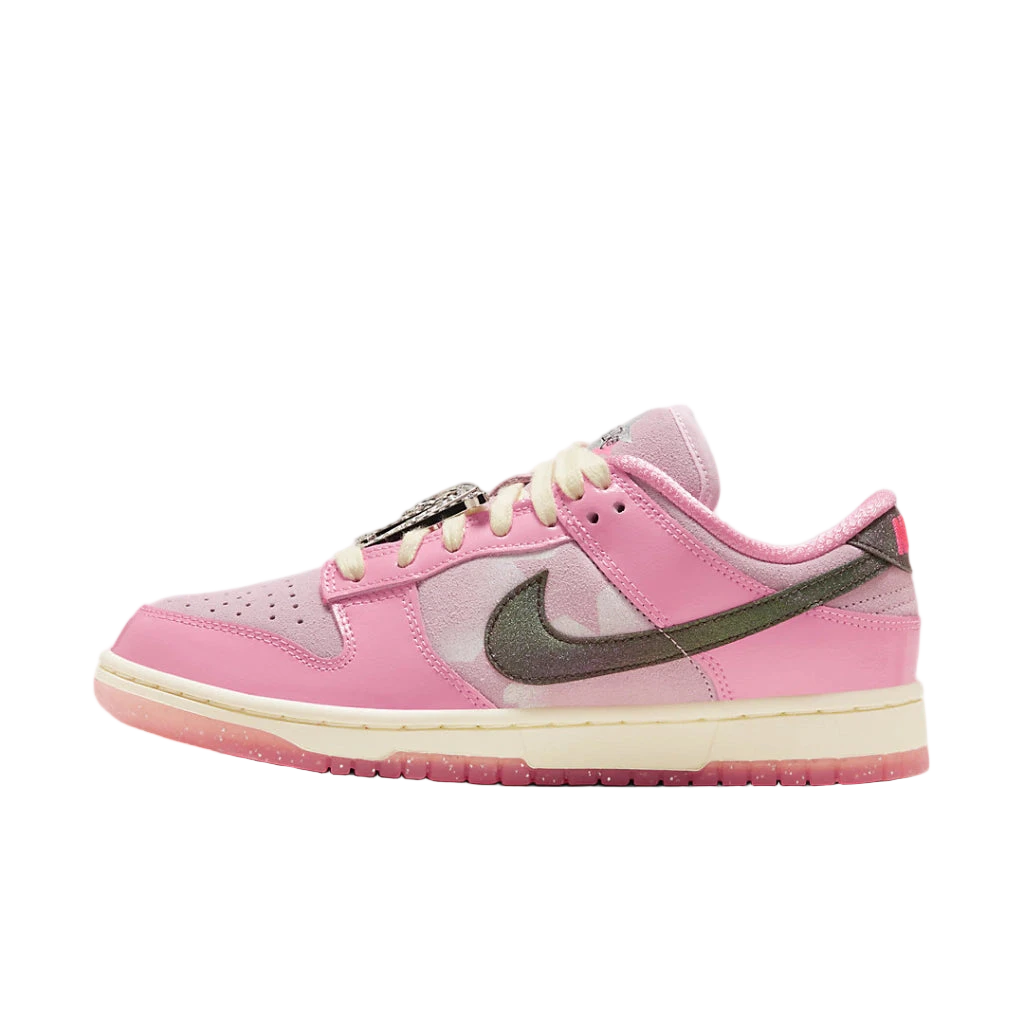 Dunk Low 'Barbie'