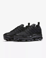 Nike Air VaporMax Plus black